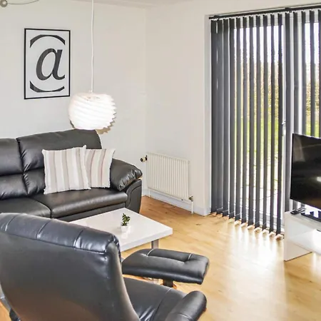 4 Person In